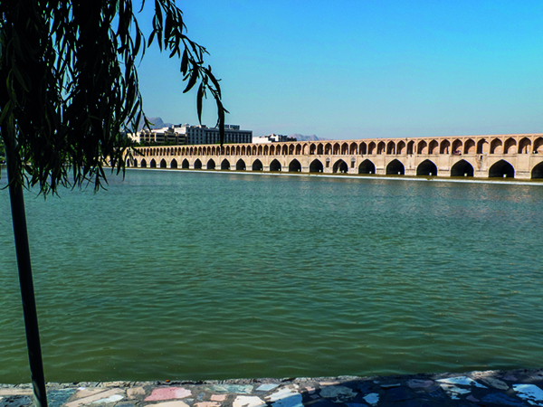 Si-o-se-pol (33-Bogen-Brücke) in Isfahan, Unesco-Weltkulturerbe (Bild ak)